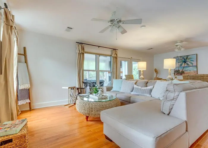 Holiday home Paradise: Furnished Deck & Gas Grill! *
