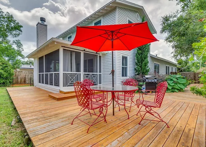 Paradise: Furnished Deck & Gas Grill! Holiday home *