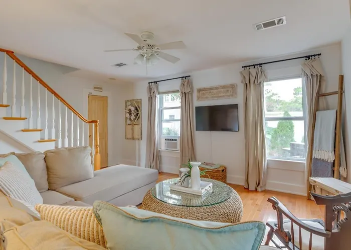 Holiday home Paradise: Furnished Deck & Gas Grill! *